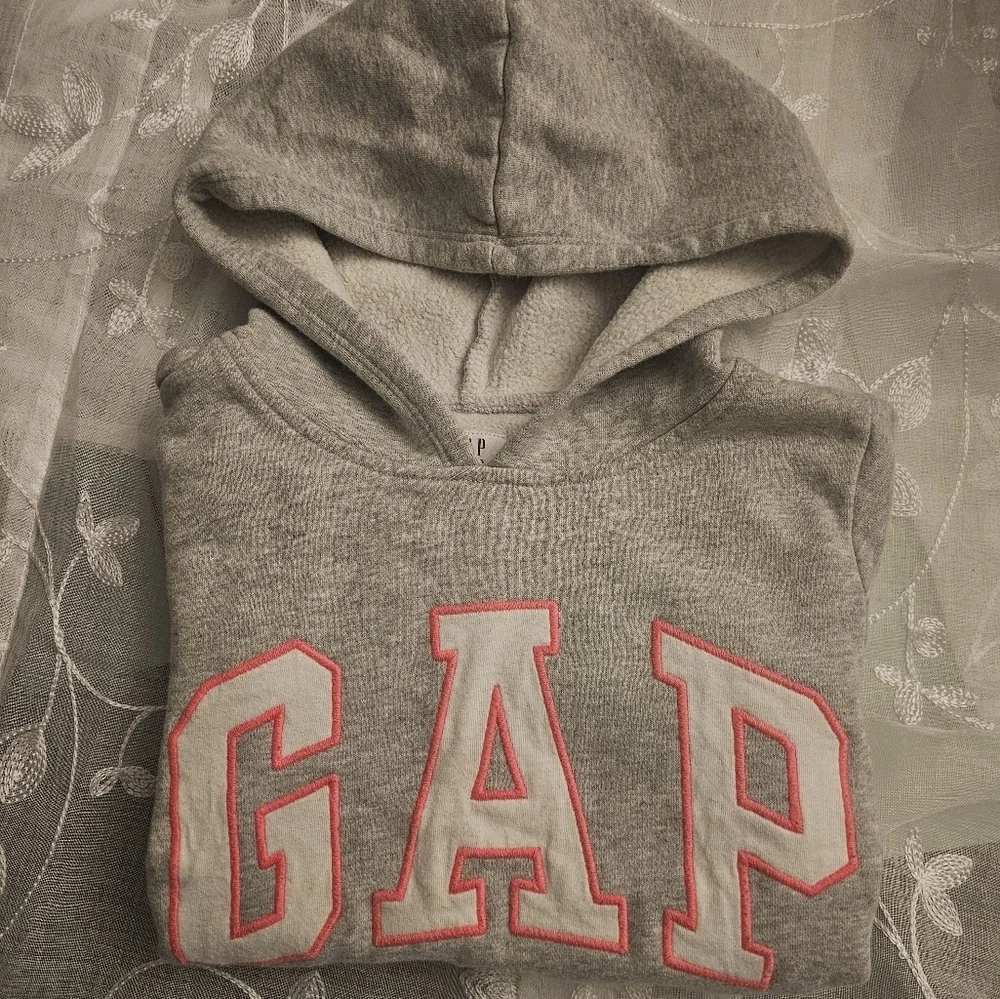 GAP kids hoodie size 8(M) cozy casual seasonal fashion
